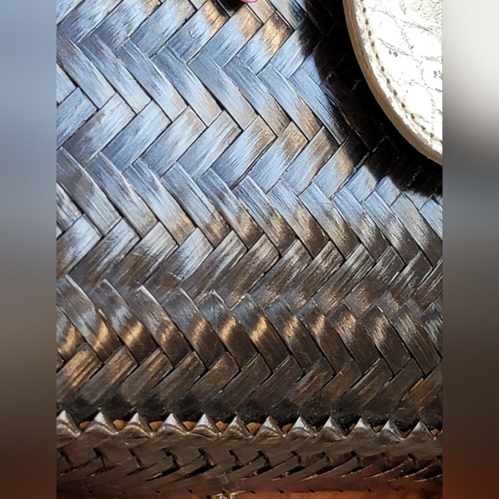 ARANAZ Handmade Filipino Woven Clutch w Metallic Embossed Magnetic Closure - Picture 7 of 16